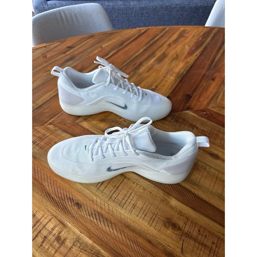 Nike SB Zoom Nyjah 4 Skate Shoes Men’s 10.5 White White Skateboarding Streetwear
